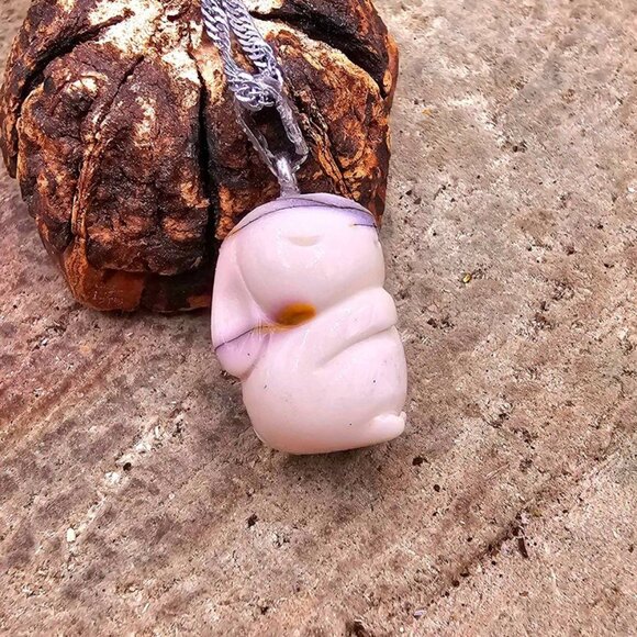 Adorable Nature Alashan Agate Hand Carved Standing Rabbit Pendant Necklace - Picture 9 of 10